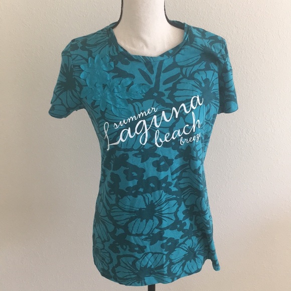 Old Navy Tops - MEDIUM Old Navy Summer Laguana Beach Breeze T